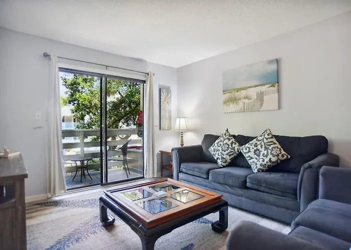 5 Stars Peaceful Condo - 7 Min Walk To The Beach